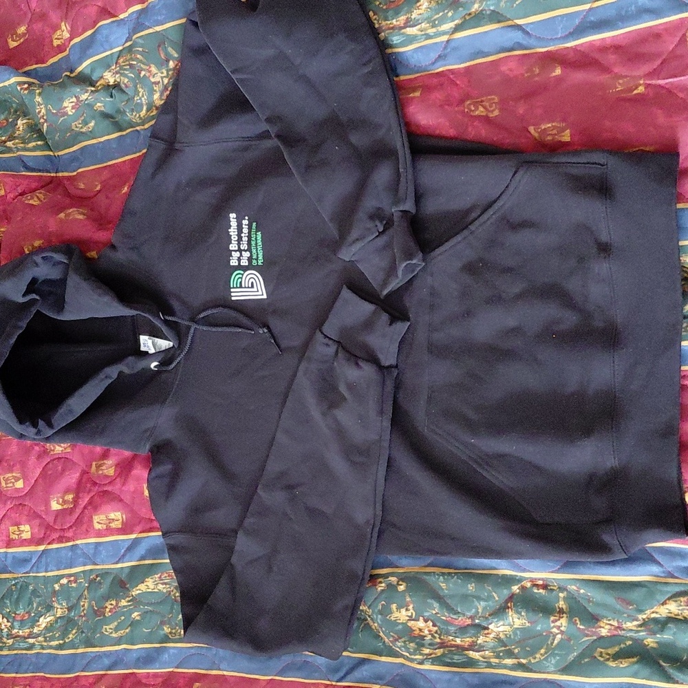 Big Brothers And Sisters Of NE Pennsylvania Hoodie Lot Of 2 Mens Small Unsworn